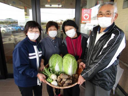 (鹿島台支店）福祉Ｃ鹿島台に野菜届けに行っている受講生